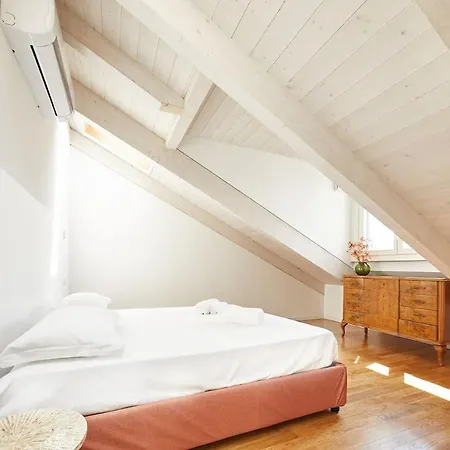 The Attic 18 Apartment *